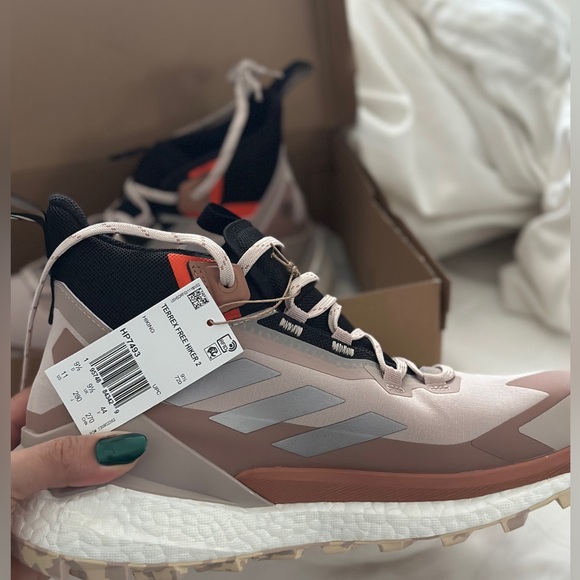 Adidas Womens Terrex Free 2 GTX Hiking Shoes Brown Taupe size 11 NWT new - Picture 5 of 8